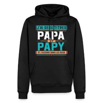 Ich habe zwei Titel: Papa und Opa Geschenkidee - Männer Premium Bio Hoodie - Schwarz - Vorne - Nico (187cm)