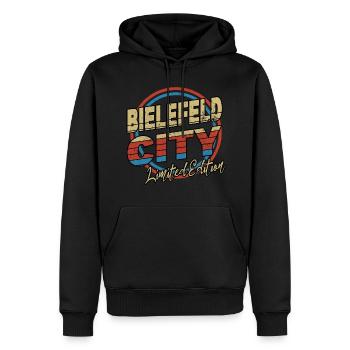 Bielefeld Deutschland Stadt Schrift 80er Stil - Männer Premium Bio Hoodie - Schwarz - Vorne - Nico (187cm)
