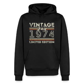 Juillet 1974 Juillet Cadeau d’anniversaire Juillet 1974 - Sweat à capuche Premium bio Homme - noir - Devant - Nico (187cm)