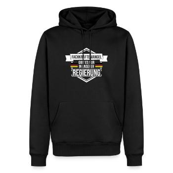 Fachkräftemangel gibt es nur in unserer Regierung - Männer Premium Bio Hoodie - Schwarz - Vorne - Nico (187cm)