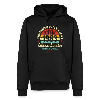 MILLÉSIME DÉCEMBRE 1983 ÉDITION LIMITÉE - Sweat à capuche Premium bio Homme - noir - Devant - Nico (187cm)
