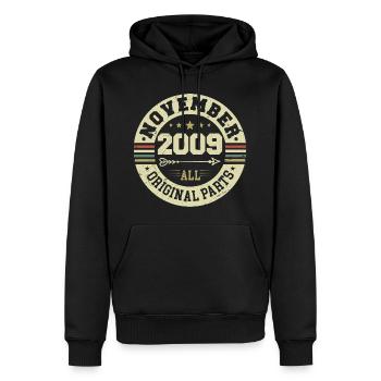 Vintage November 2009 - Geburtstag November 2009 - Männer Premium Bio Hoodie - Schwarz - Vorne - Nico (187cm)