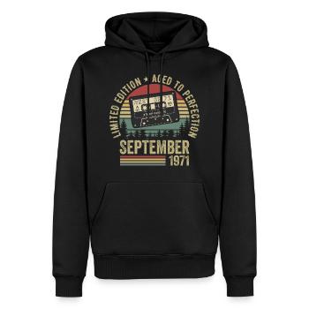 Né en septembre 1971 Millésime 1971 - Sweat à capuche Premium bio Homme - noir - Devant - Nico (187cm)