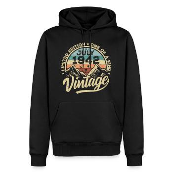 Born in July 1942 Born in July 1942 - Men’s Premium Organic Hoodie - black - Front - Nico (187cm)