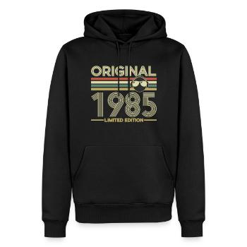 1985 - Männer Premium Bio Hoodie - Schwarz - Vorne - Nico (187cm)