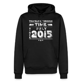 Vintage Zeitreise Geburtstags Design Juli 2015 - Männer Premium Bio Hoodie - Schwarz - Vorne - Nico (187cm)