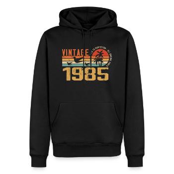 Jahrgang 1985 Jubiläumsgeschenk - Jahrgang 1985 - Männer Premium Bio Hoodie - Schwarz - Vorne - Nico (187cm)