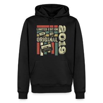 Millésime 2019 - Citation d’anniversaire rétro 2019 - Sweat à capuche Premium bio Homme - noir - Devant - Nico (187cm)