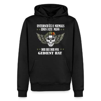 NVA Veteran DDR - Männer Premium Bio Hoodie - Schwarz - Vorne - Nico (187cm)