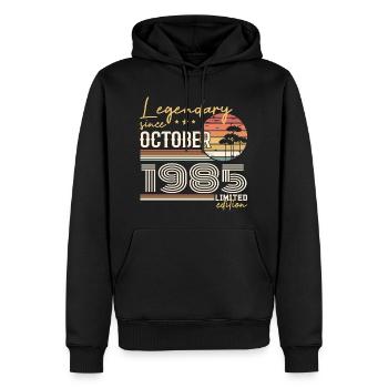 Oktober 1985 Geschenk - Genial seit Oktober 1985 - Männer Premium Bio Hoodie - Schwarz - Vorne - Nico (187cm)