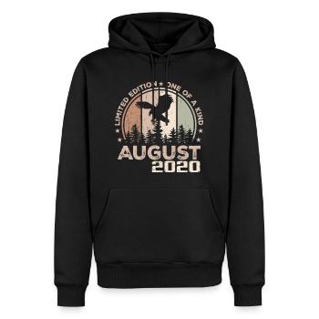 Unvergleichlich seit August 2020, 4. Jubiläum - Männer Premium Bio Hoodie - Schwarz - Vorne - Nico (187cm)