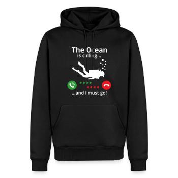 der Ozean ruft und ich muss gehen - Männer Premium Bio Hoodie - Schwarz - Vorne - Nico (187cm)