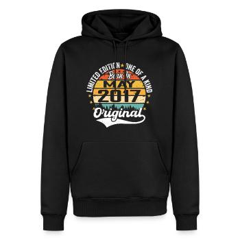 Mai 2017 Geburtstagsgeschenk geboren im Mai 2017 - Männer Premium Bio Hoodie - Schwarz - Vorne - Nico (187cm)