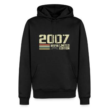 Jahrgang 2007 - Jahrgang 2007 - 17. Jubiläum Retro - Männer Premium Bio Hoodie - Schwarz - Vorne - Nico (187cm)