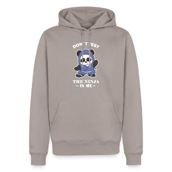 Karate Ninja Panda - Männer Premium Bio Hoodie - Taupe - Vorne - Nico (187cm)