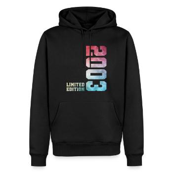 23. Geburtstag Limited Edition 2003 Jahrgang 2003 - Männer Premium Bio Hoodie - Schwarz - Vorne - Nico (187cm)