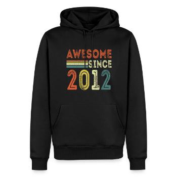 Awesome since 2012 retro t-shirt 2012 - Männer Premium Bio Hoodie - Schwarz - Vorne - Nico (187cm)