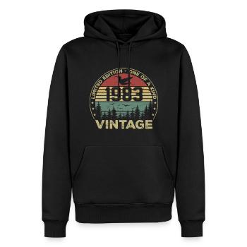 Jahrgang 1983 Original 1983 Retro Jubiläum 1983 - Männer Premium Bio Hoodie - Schwarz - Vorne - Nico (187cm)