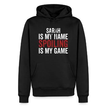 Sarah ist mein Name Verderben ist mein Spiel - Männer Premium Bio Hoodie - Schwarz - Vorne - Nico (187cm)