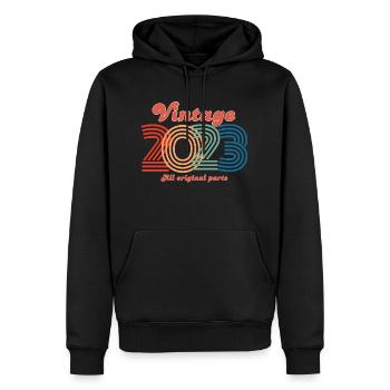 Jahrgang 2023 Ausgabe - Männer Premium Bio Hoodie - Schwarz - Vorne - Nico (187cm)