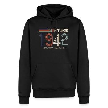 Jahrgang 1942 Jubiläumsgeschenk - Jahrgang 1942 - Männer Premium Bio Hoodie - Schwarz - Vorne - Nico (187cm)