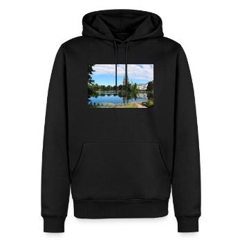 idyllischer See mit Kirche - Männer Premium Bio Hoodie - Schwarz - Vorne - Nico (187cm)
