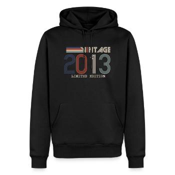 Jahrgang 2013 Jubiläumsgeschenk - Jahrgang 2013 - Männer Premium Bio Hoodie - Schwarz - Vorne - Nico (187cm)