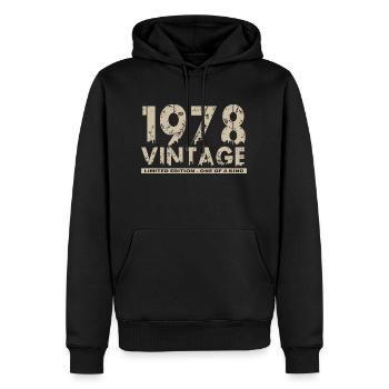 Vintage 1978 Bursdag - One of Kind - Men’s Premium Organic Hoodie - black - Front - Nico (187cm)