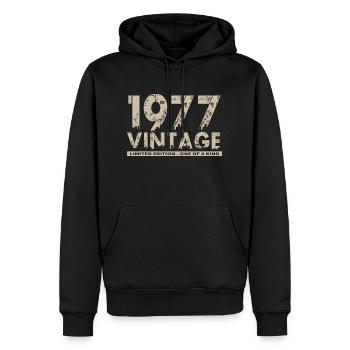 Jahrgang 1977 Bursdag - Unikat - Männer Premium Bio Hoodie - Schwarz - Vorne - Nico (187cm)