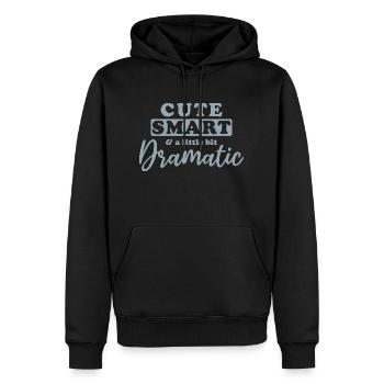 Niedlich, smart und ein bisschen dramatisch - Männer Premium Bio Hoodie - Schwarz - Vorne - Nico (187cm)
