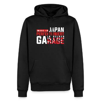 Made in Japan perfektioniert in meiner Garage - Männer Premium Bio Hoodie - Schwarz - Vorne - Nico (187cm)