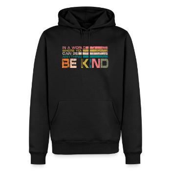 be kind - Männer Premium Bio Hoodie - Schwarz - Vorne - Nico (187cm)
