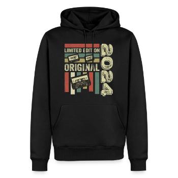 Millésime 2024 - Citation d’anniversaire rétro 2024 - Sweat à capuche Premium bio Homme - noir - Devant - Nico (187cm)