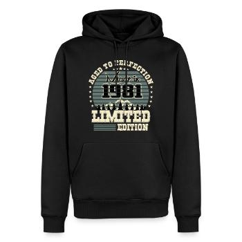 1981 Limited Edition - Männer Premium Bio Hoodie - Schwarz - Vorne - Nico (187cm)