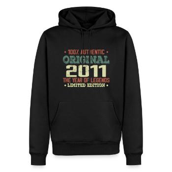 Légende Depuis 2011 Né en 2011 - 13e Anniversaire - Sweat à capuche Premium bio Homme - noir - Devant - Nico (187cm)