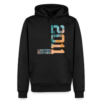 15. GEBURTSTAG LIMITED EDITION 2011 - Männer Premium Bio Hoodie - Schwarz - Vorne - Nico (187cm)