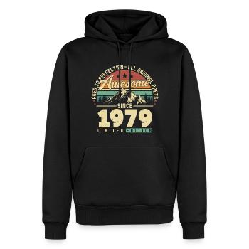 Großartig seit 1979 - Männer Premium Bio Hoodie - Schwarz - Vorne - Nico (187cm)