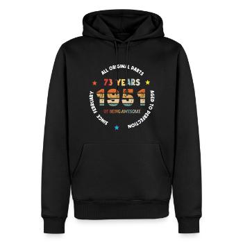 73 Jahre alt Baujahr 1951 Jahrgang Februar 1951 - Männer Premium Bio Hoodie - Schwarz - Vorne - Nico (187cm)