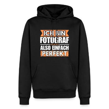 Einfach ein Perfekter Fotograf - Männer Premium Bio Hoodie - Schwarz - Vorne - Nico (187cm)