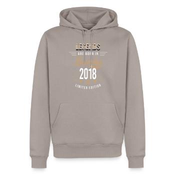 Legends are born in December 2018 - Sweat à capuche Premium bio Homme - taupe - Devant - Nico (187cm)
