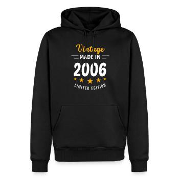 Jahrgang 2006 - Männer Premium Bio Hoodie - Schwarz - Vorne - Nico (187cm)