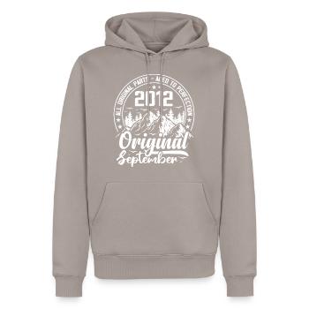septembre 2012 Original:12 Ans Cadeau Anniversaire - Sweat à capuche Premium bio Homme - taupe - Devant - Nico (187cm)