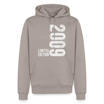 16. Geburtstag Junge Mädchen 16 Jahre 2009 Lustig - Männer Premium Bio Hoodie - Taupe - Vorne - Nico (187cm)