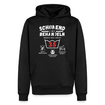 Schonend behandeln - dieses Einzelstück ist 35 - Männer Premium Bio Hoodie - Schwarz - Vorne - Nico (187cm)
