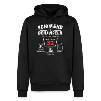 Schonend behandeln - dieses Einzelstück ist 32 - Männer Premium Bio Hoodie - Schwarz - Vorne - Nico (187cm)
