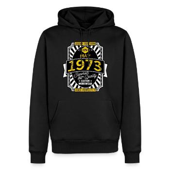 1973 MAY - Sweat à capuche Premium bio Homme - noir - Devant - Nico (187cm)