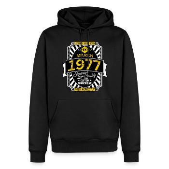 1977 MÄRZ - Männer Premium Bio Hoodie - Schwarz - Vorne - Nico (187cm)