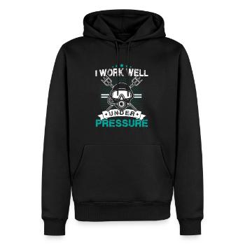 I work well under pressure diving scuba diver - Men’s Premium Organic Hoodie - black - Front - Nico (187cm)