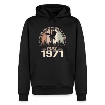 Unvergleichlich seit Mai 1971, 53. Jahrestag - Männer Premium Bio Hoodie - Schwarz - Vorne - Nico (187cm)