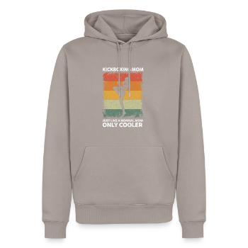 Kickboxing Mom Like A Normal Mom Only Cooler - Männer Premium Bio Hoodie - Taupe - Vorne - Nico (187cm)